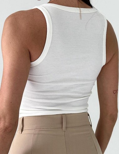 Musculosa Lara Morley