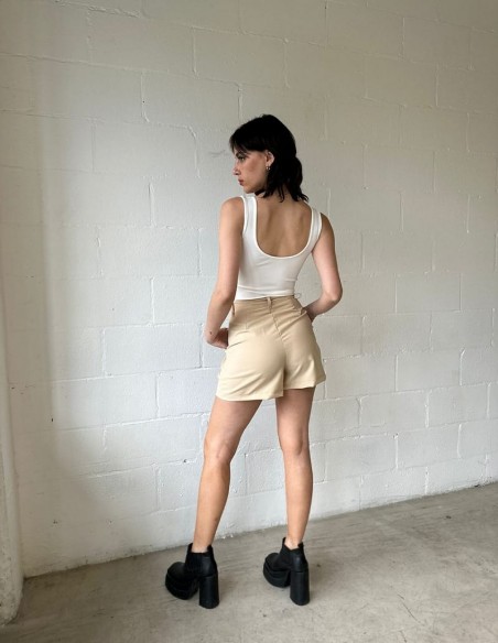 Short con Pinza Zara