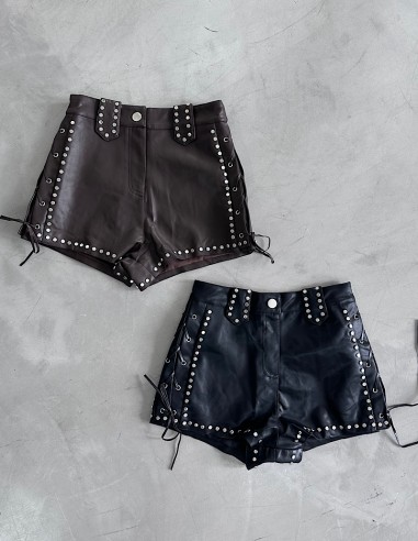 Short Cuerina Premium C/Tachas