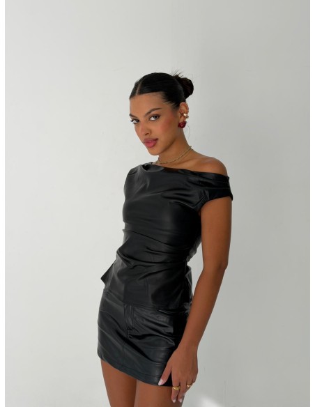 Top Asimetrico Cuerina